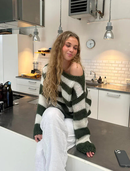 Chic pull oversized à rayures tendances pour un style décontracté