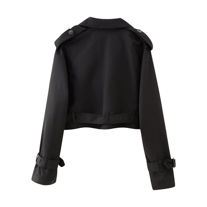 Trench court pour femme style chic urbain tendance