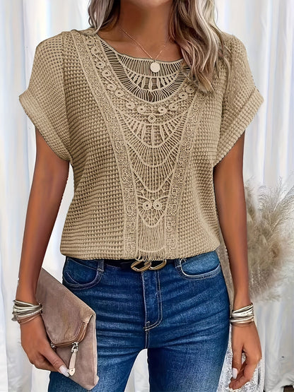 T-shirt chic avec des détails sophistiqués pour femme