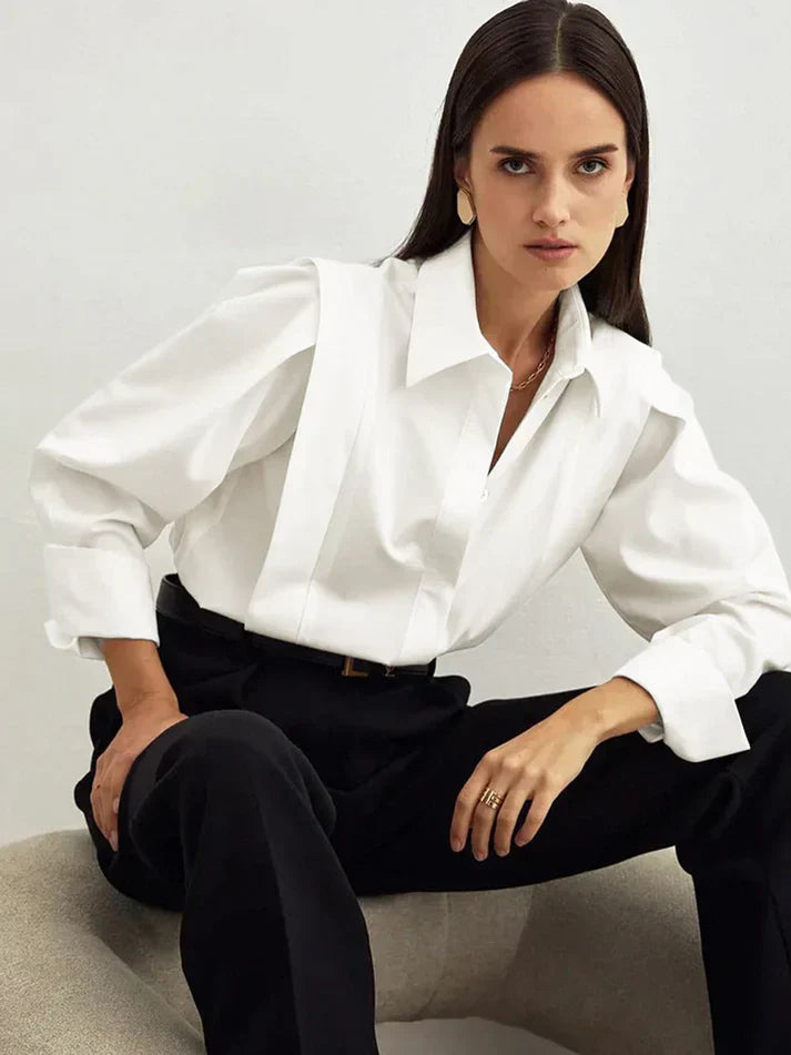 Chemise large au design épuré pour un look professionnel élégant