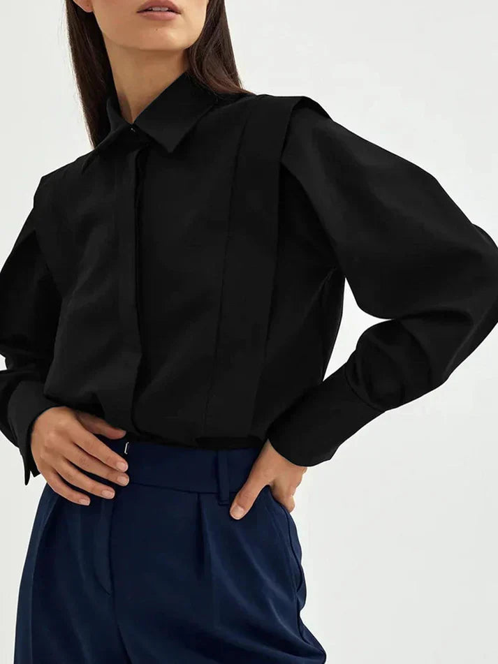 Chemise large au design épuré pour un look professionnel élégant