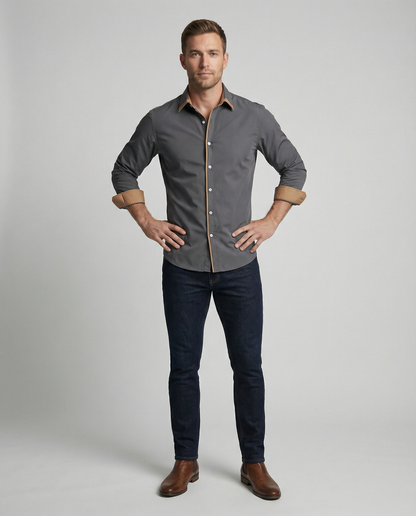 Chemise ajustée à manches longues au style contemporain