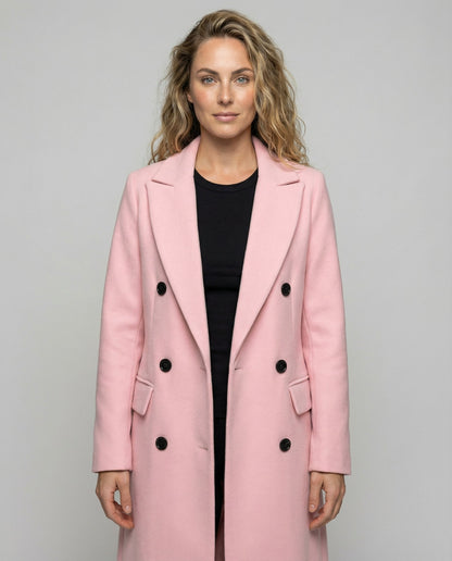 Manteau trench femme douillet idéal pour les journées d'hiver froides