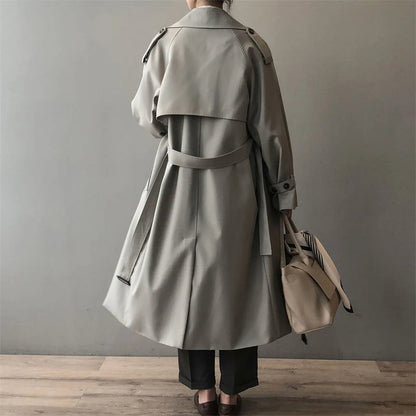 Trench long pour femme avec découpe au dos élégant et stylé