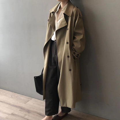 Trench long pour femme avec découpe au dos élégant et stylé