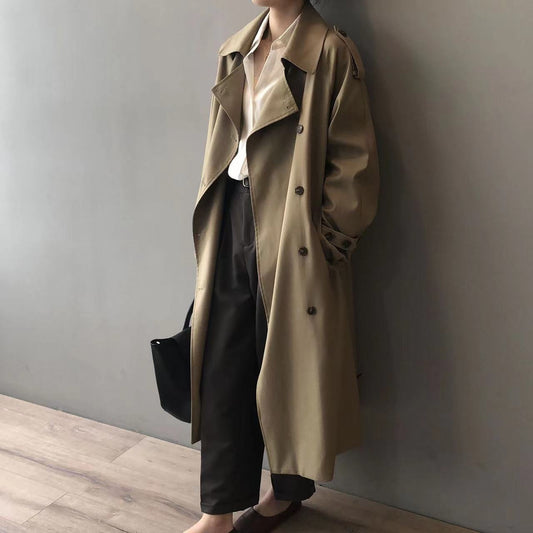Trench long pour femme avec découpe au dos élégant et stylé