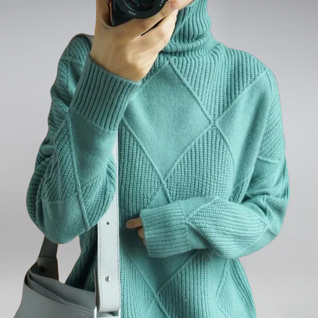 Pull cocooning oversize à col montant pour un confort optimal