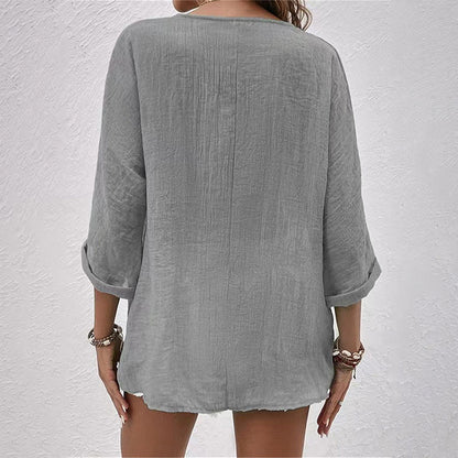 T-shirt chic à col V pour un look tendance et agréable à porter